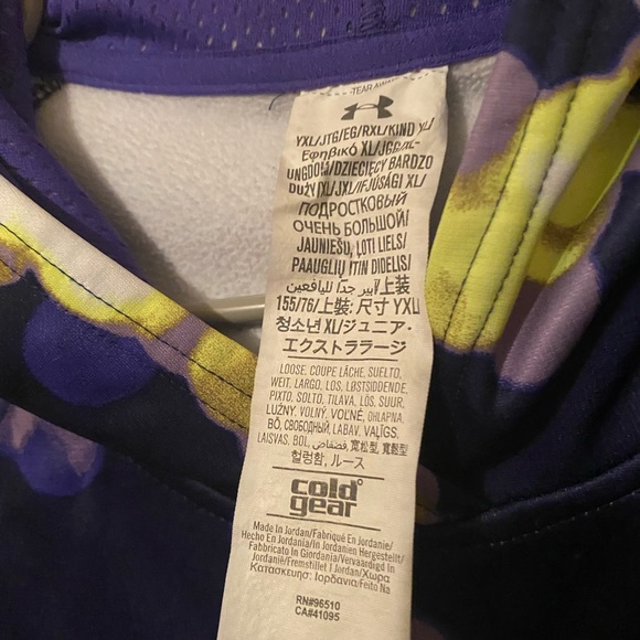 Under Armor pullover. Great condition! - Picture 5 of 6